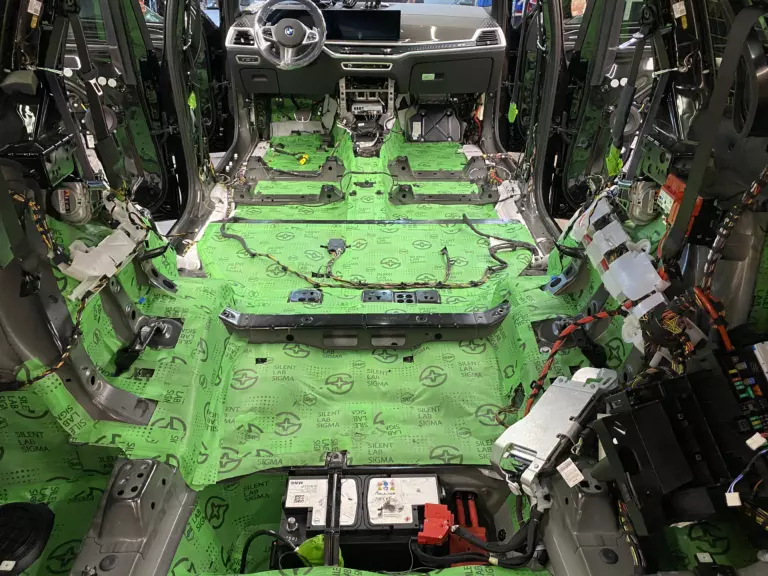 Шумоизоляция пола BMW X7-2