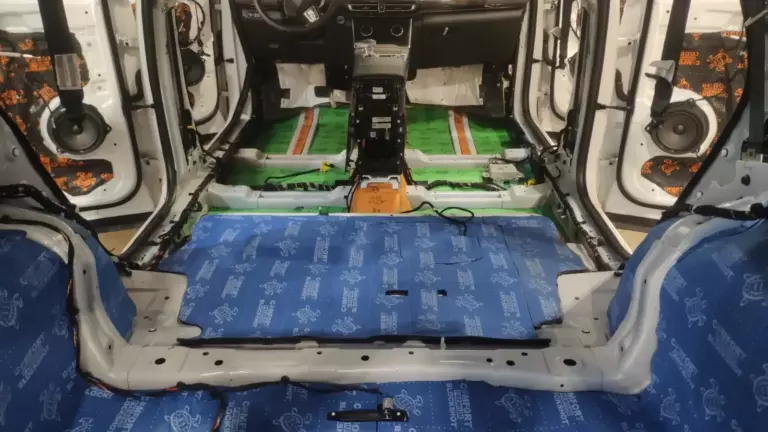 Шумоизоляция пола Exeed VX-1