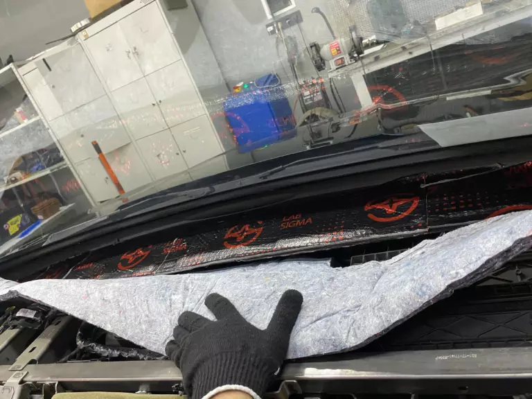 Шумоизоляция торпедо Ford Mondeo-2