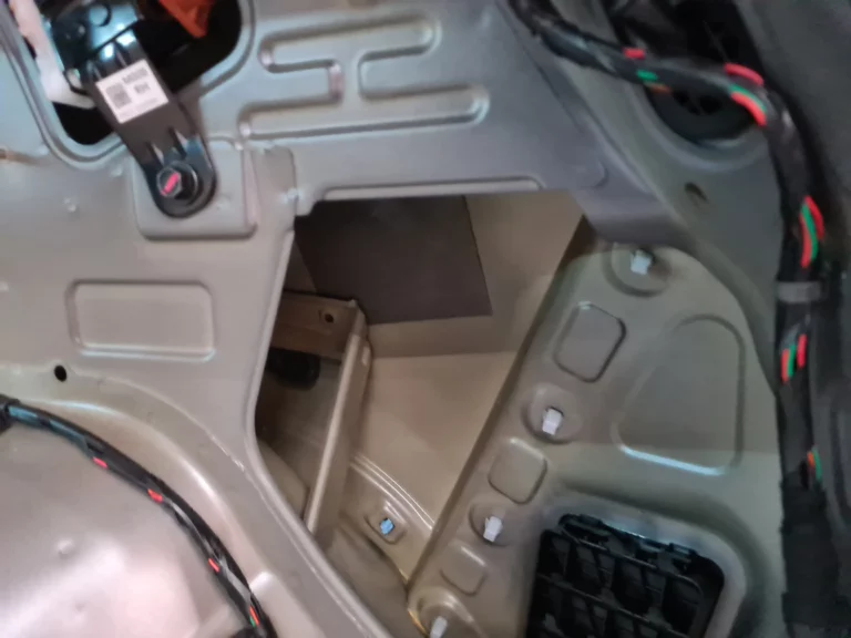 Шумоизоляция багажника KIA Seltos-7