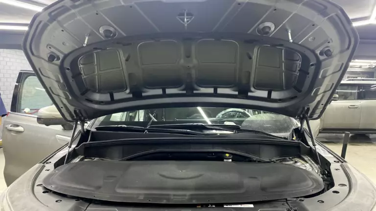 Шумоизоляция капота Kia Sorento-1