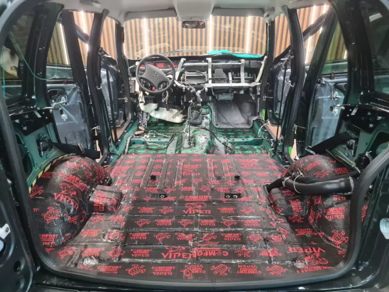 Шумоизоляция багажника LADA Niva Travel-6