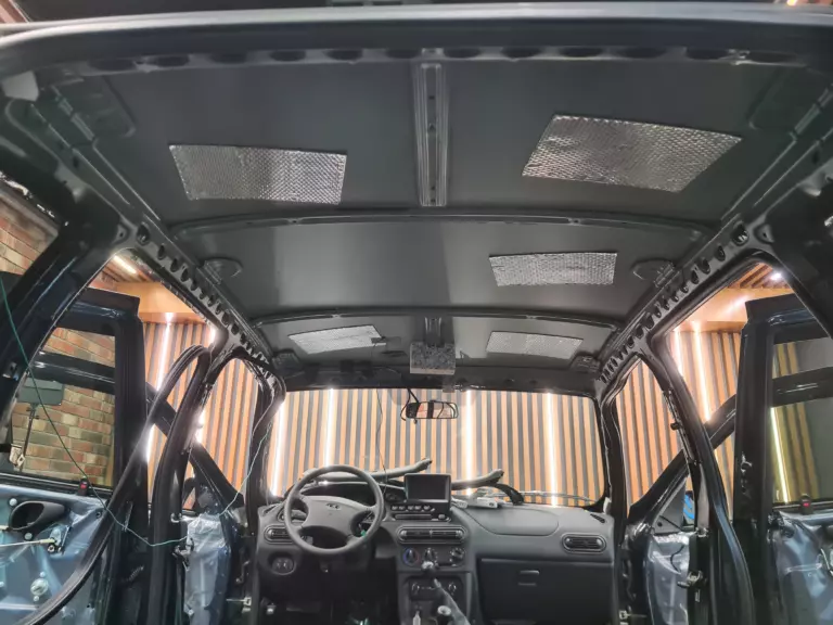 Шумоизоляция крыши LADA Niva Travel-1