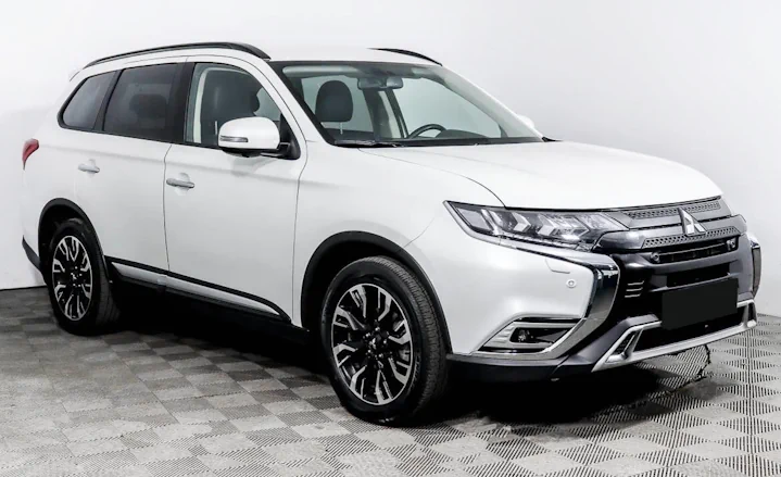 Mitsubishi Outlander 2022г плитка