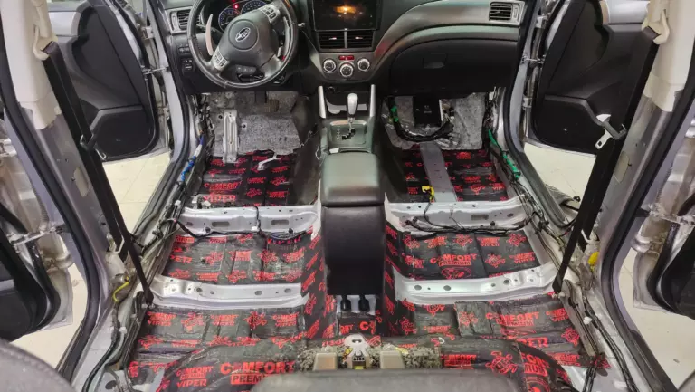 Шумоизоляция пола Subaru Forester-1