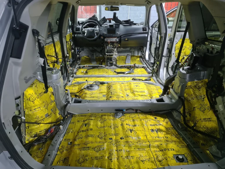 Toyota Highlander 2012 пол 2