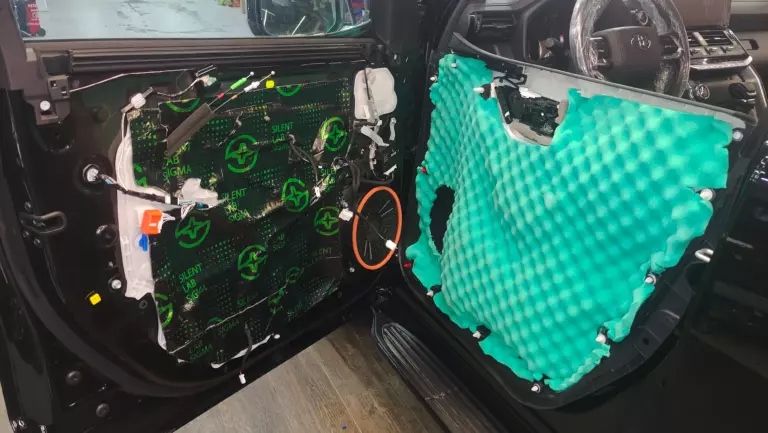 Шумоизоляция дверей Toyota Land Cruiser 300-4