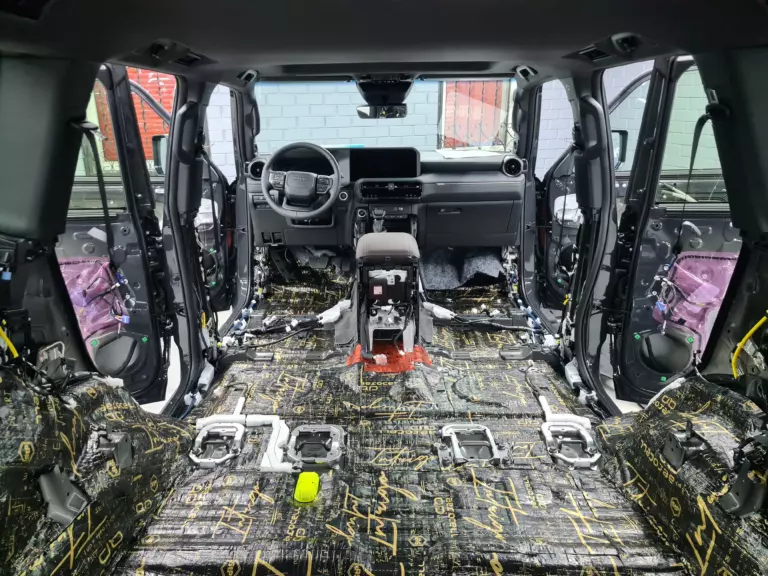 Шумоизоляция пола Toyota Land Cruiser Prado 250-2