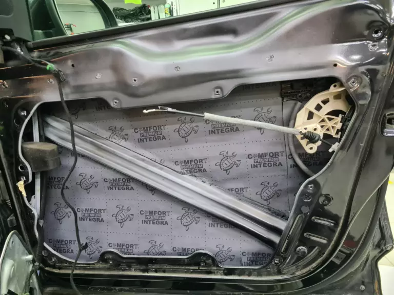 Шумоизоляция дверей Volkswagen Tiguan-2