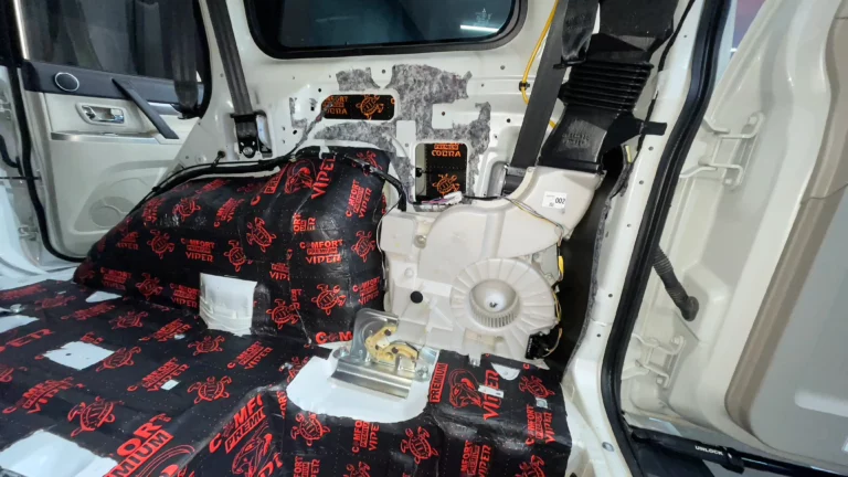 Шумоизоляция багажника Mitsubishi Pajero-4
