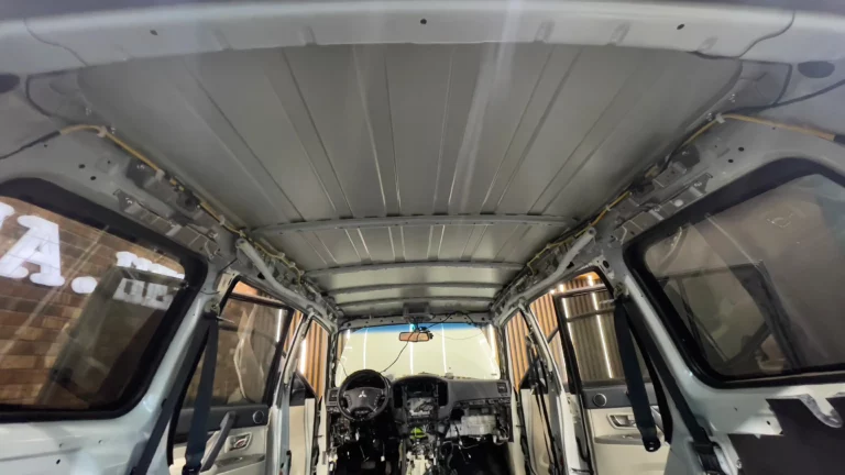 Шумоизоляция крыши Mitsubishi Pajero-1