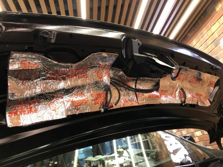 Шумоизоляция Opel Zafira капот 2