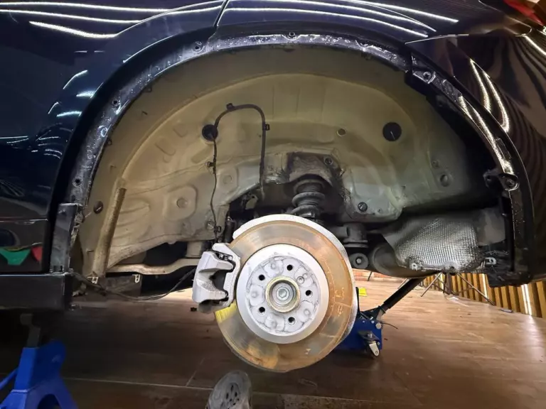 Шумоизоляция арок BMW X3-1