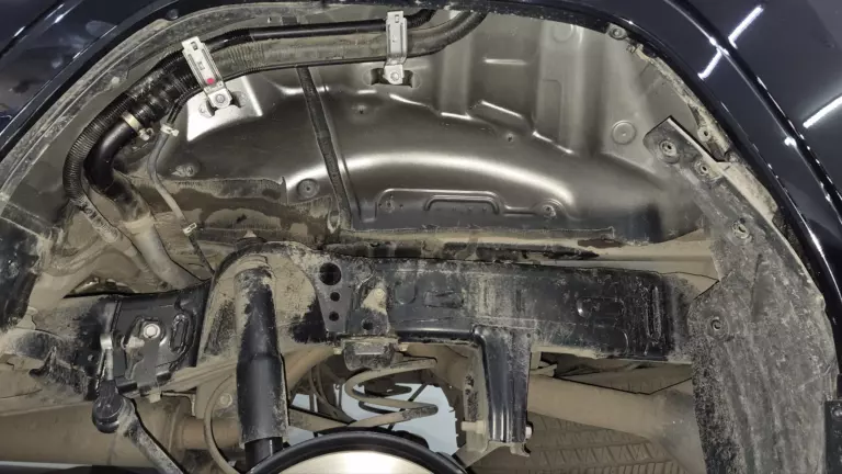 Шумоизоляция арок Toyota Land Cruiser 300-5