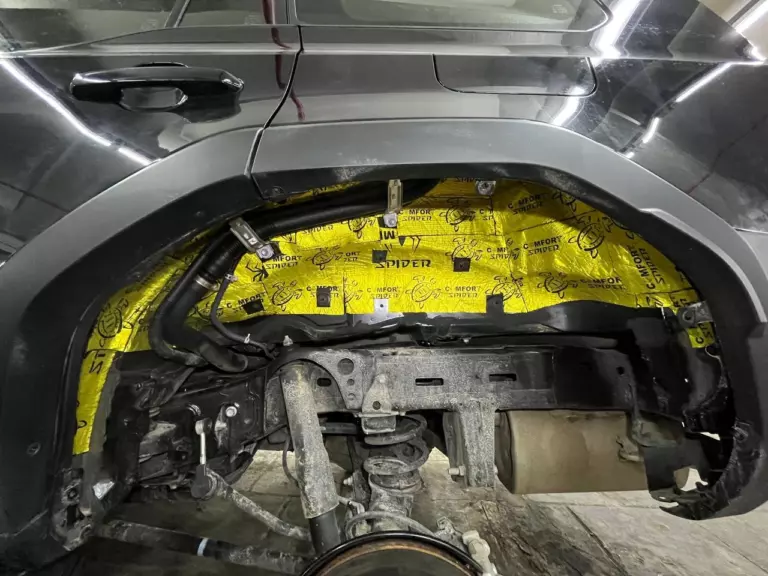 Шумоизоляция арок Toyota Land Cruiser Prado-3