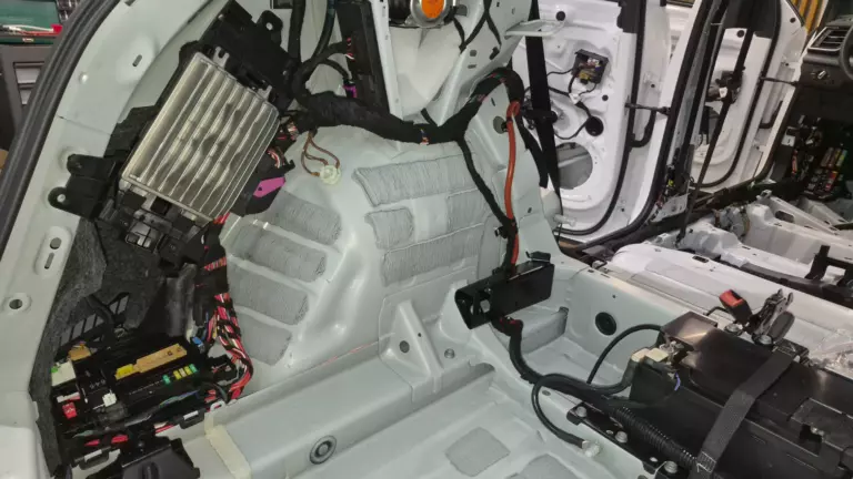 Шумоизоляция багажника Audi Q5-1