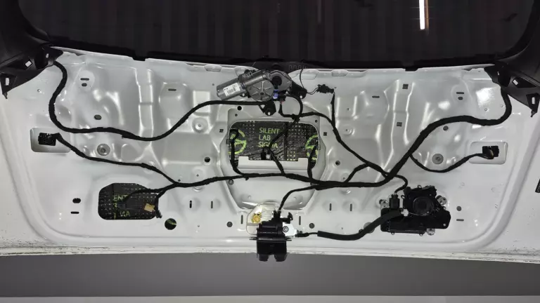 Шумоизоляция дверей Audi q5 -7