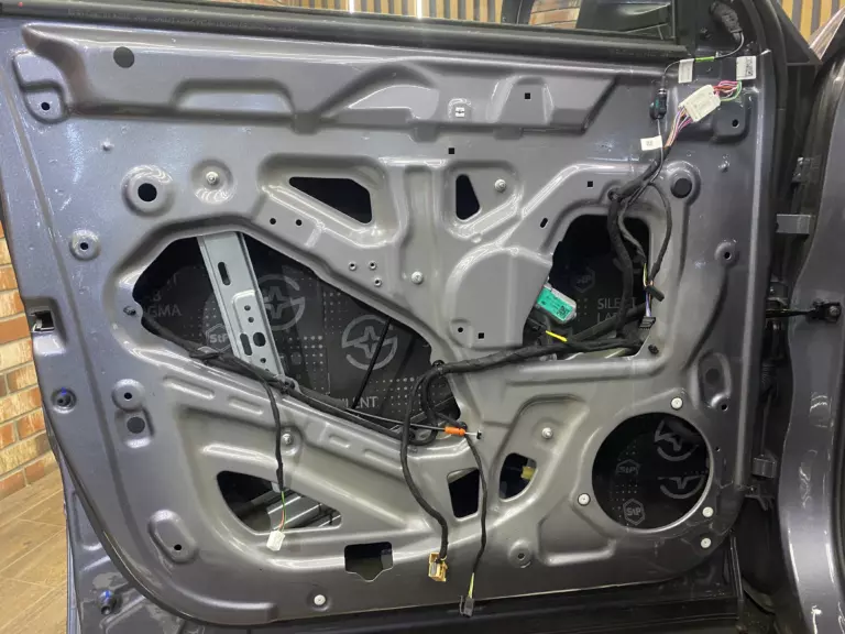 Шумоизоляция дверей Chery Tiggo 7L-2