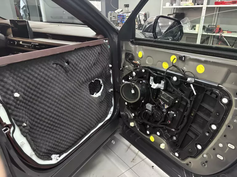 Шумоизоляция дверей Lincoln Navigator-8