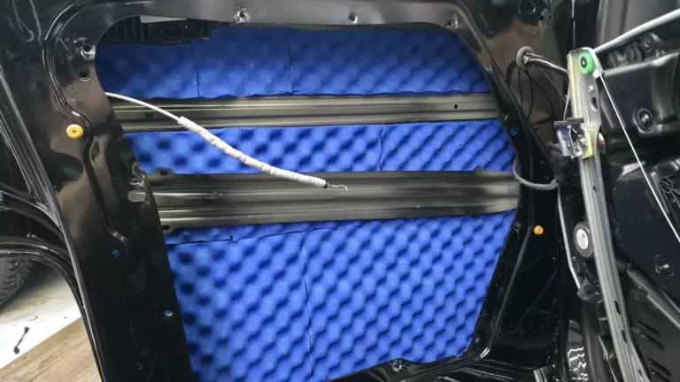 Шумоизоляция дверей Mercedes-Benz V-Class-3
