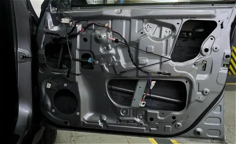 шумоизоляция двери Subaru Forester 2011-2
